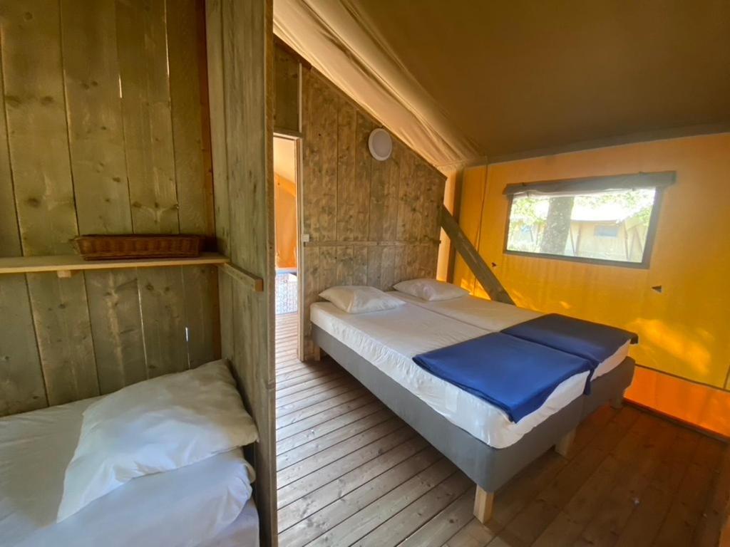Camping La Kahute - Tente Lodge Au Coeur De La Foret Carcans Luaran gambar