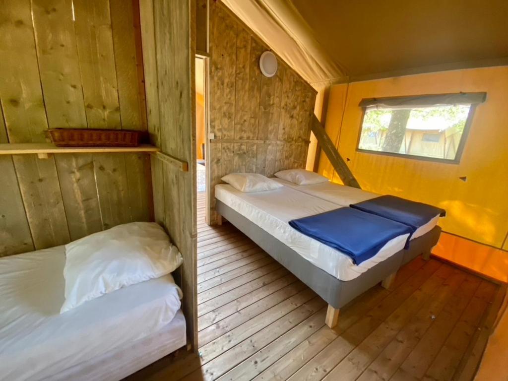 Camping La Kahute - Tente Lodge Au Coeur De La Foret Carcans Luaran gambar