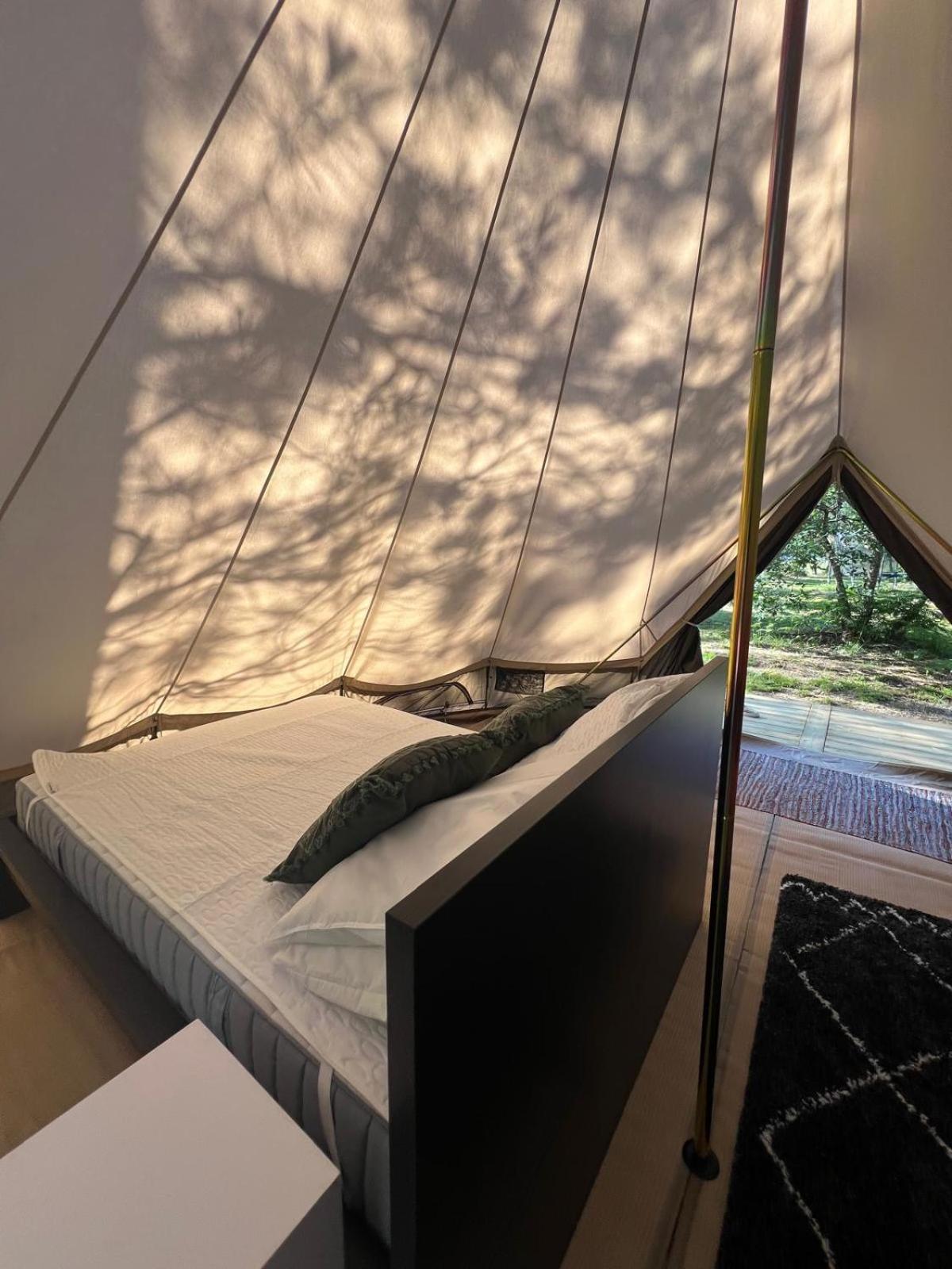 Camping La Kahute - Tente Lodge Au Coeur De La Foret Carcans Luaran gambar